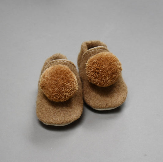 pompom shoes - toast