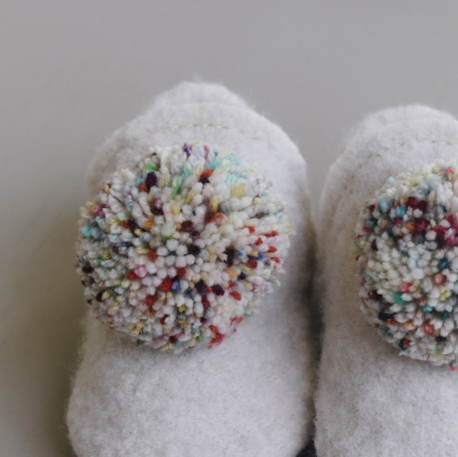 SIZE 3/4 (5") - wool pompom shoes - cream