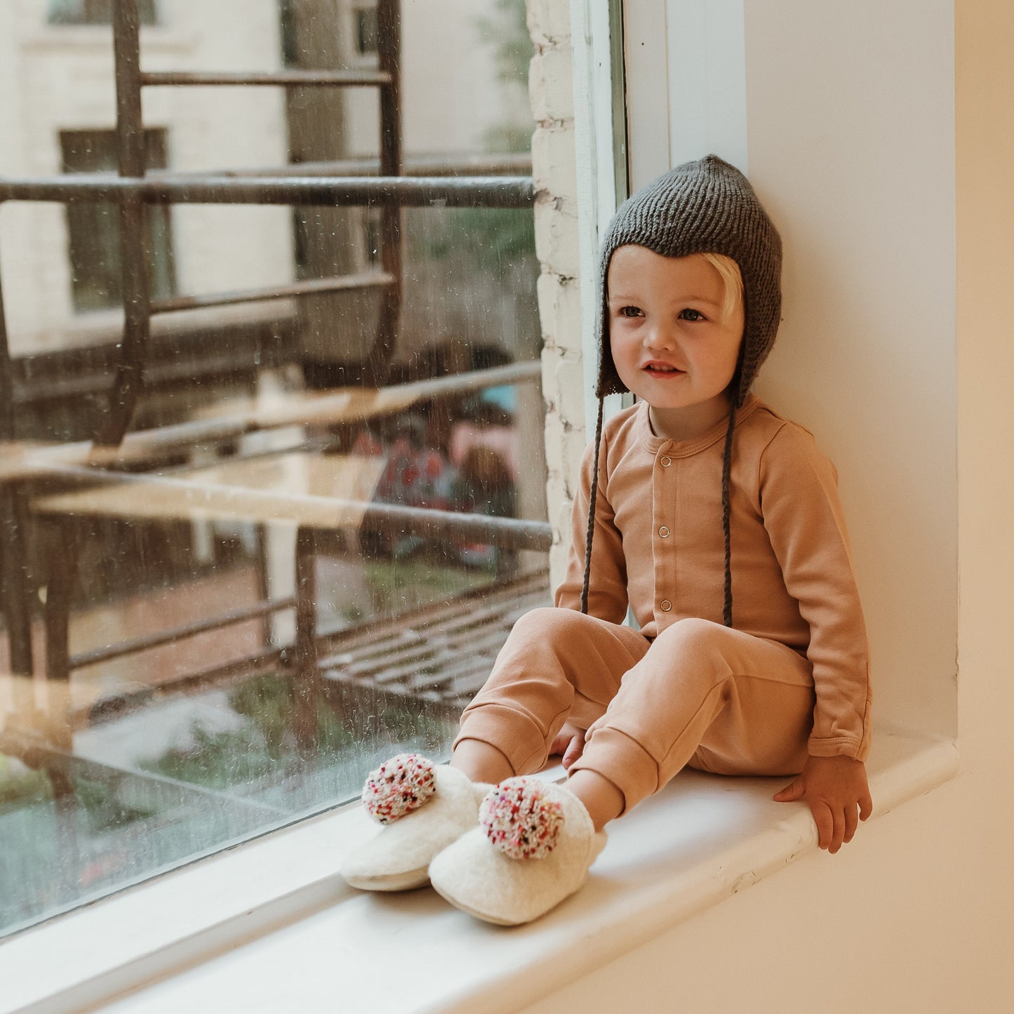 pompom shoes - cream with sprinkle pompom