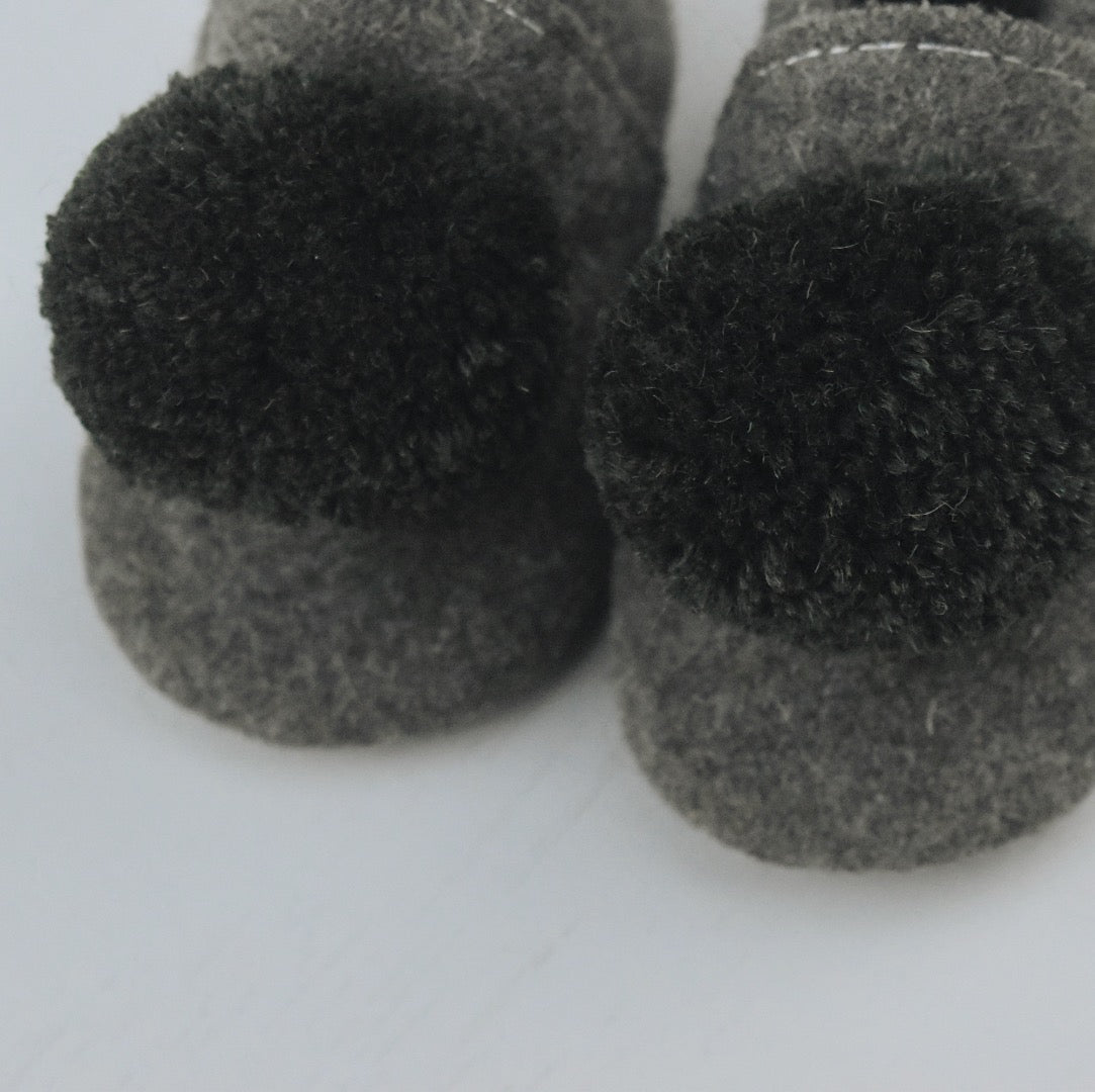 pompom shoes - forest with pompom