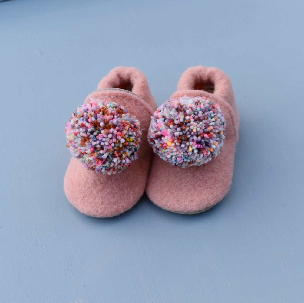pompom shoes - pink with sprinkle pompom 02