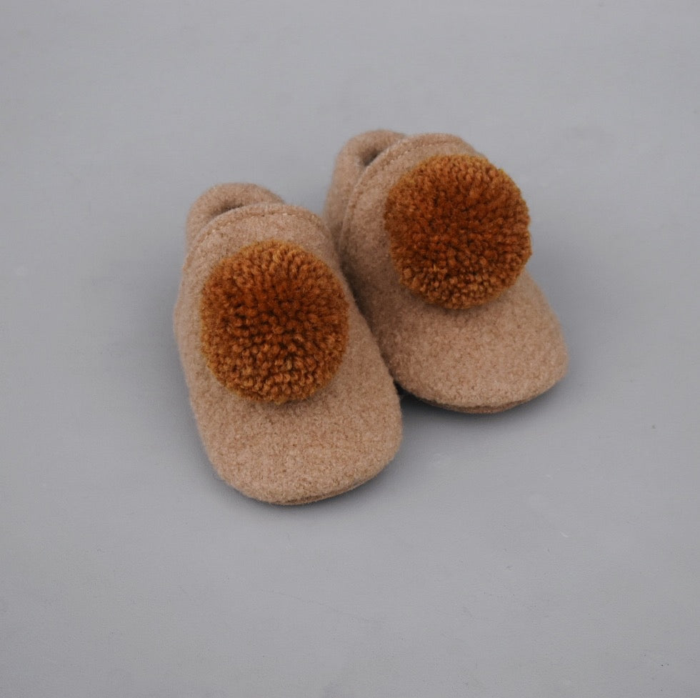 size 3/4 (5") - wool pompom shoes - 301