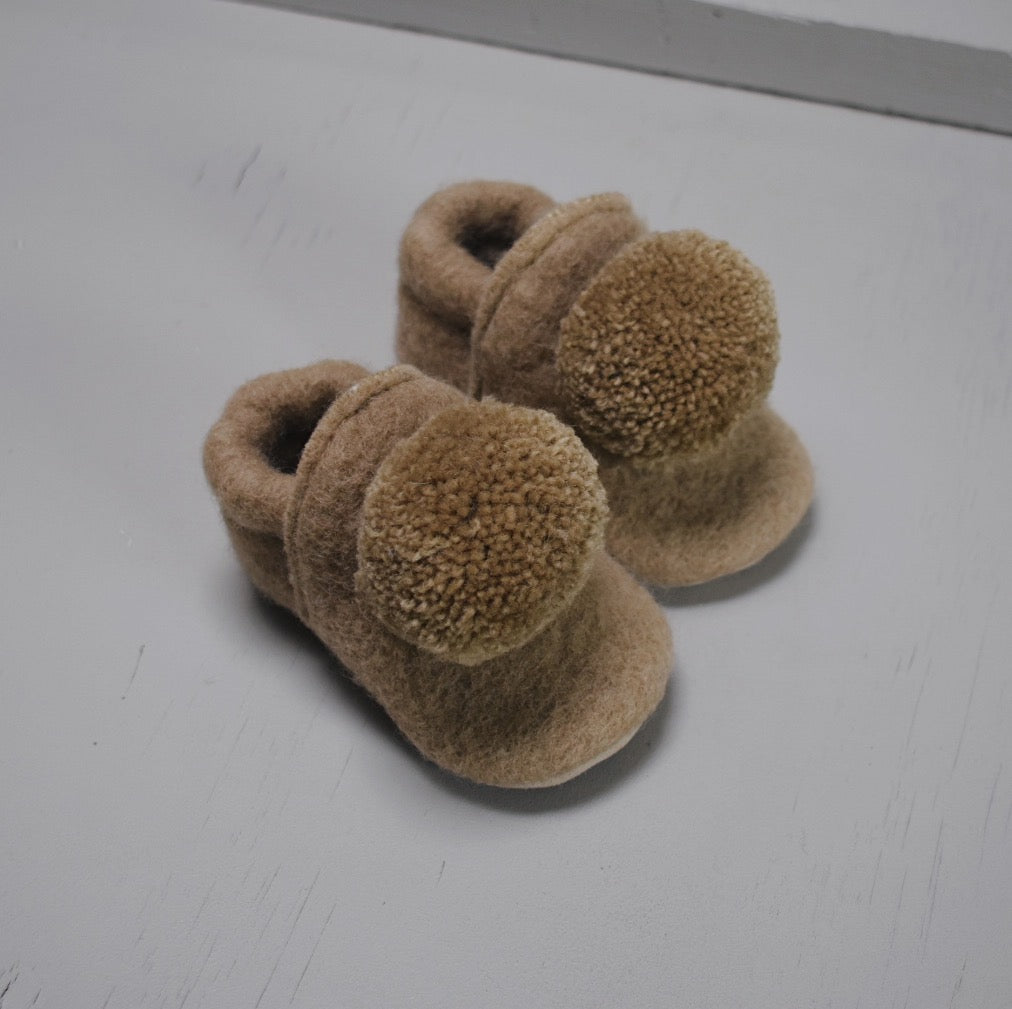 pompom shoes - teddy bear 02
