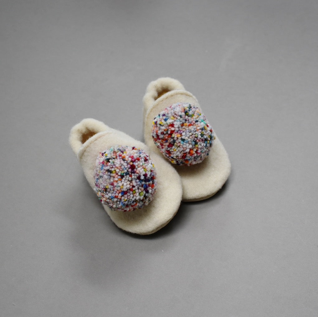 pompom shoes - cream