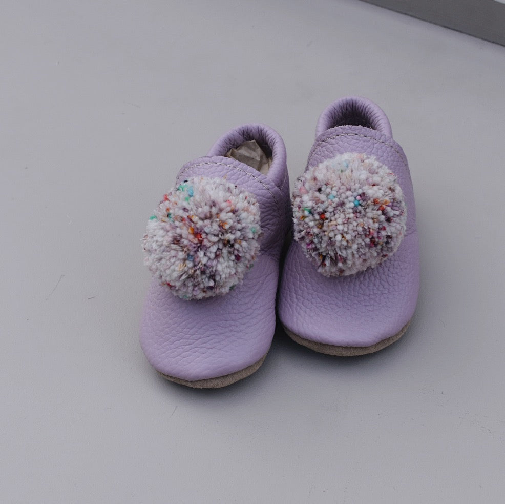 SIZE 8/9 (6.5") Leather Pompom Shoes - lavender with sprinkle pompom