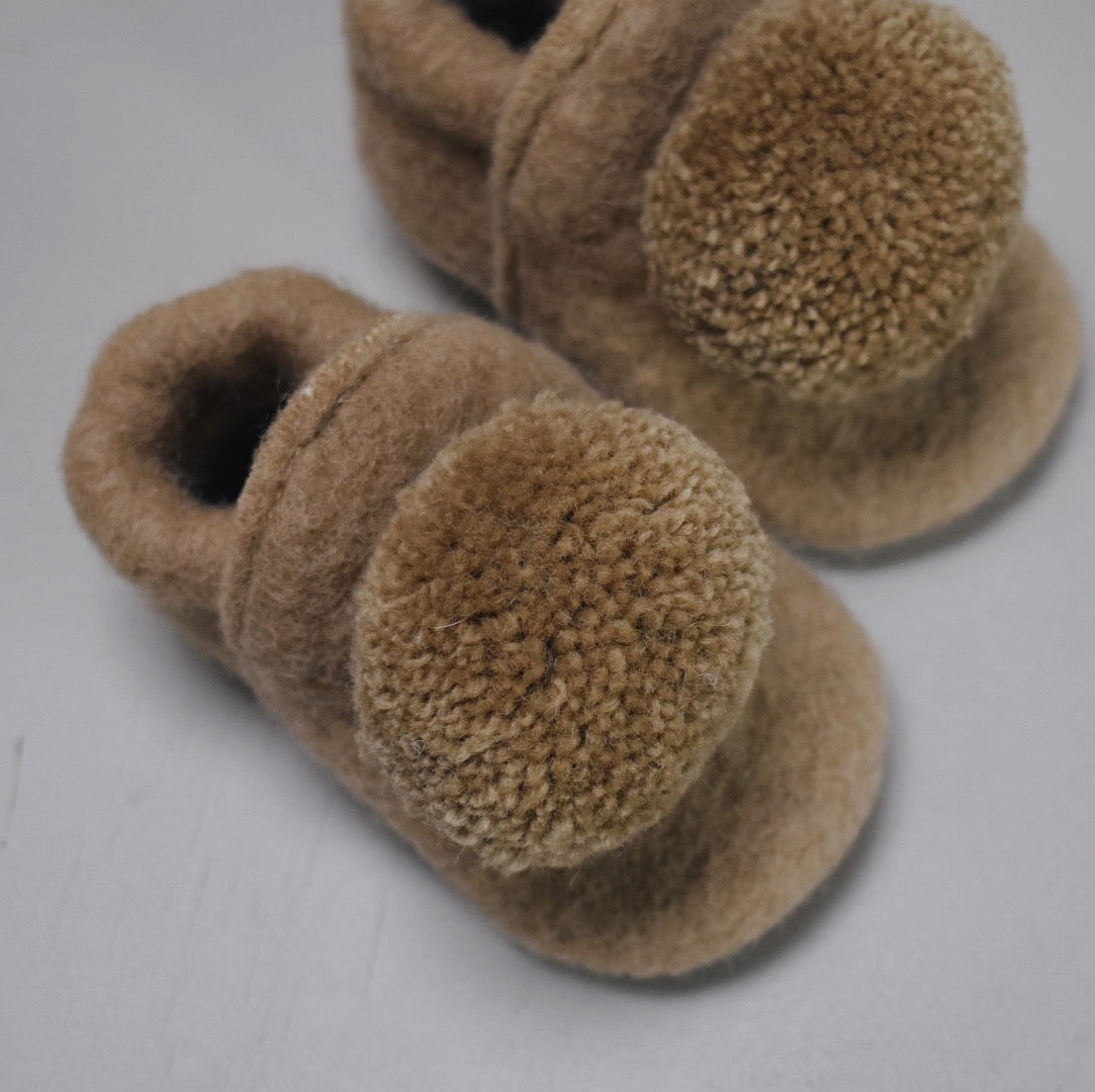 pompom shoes - teddy bear 02