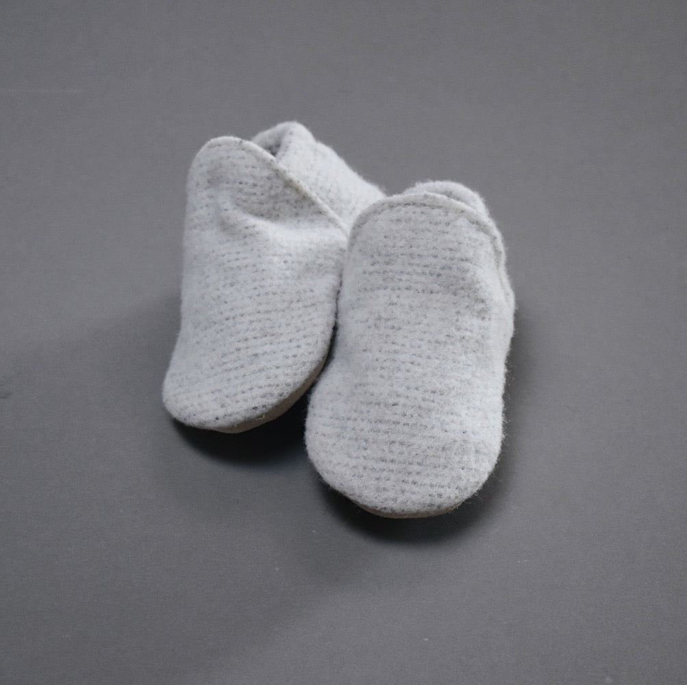 SIZE 2 (4.5")  wool loafers 107