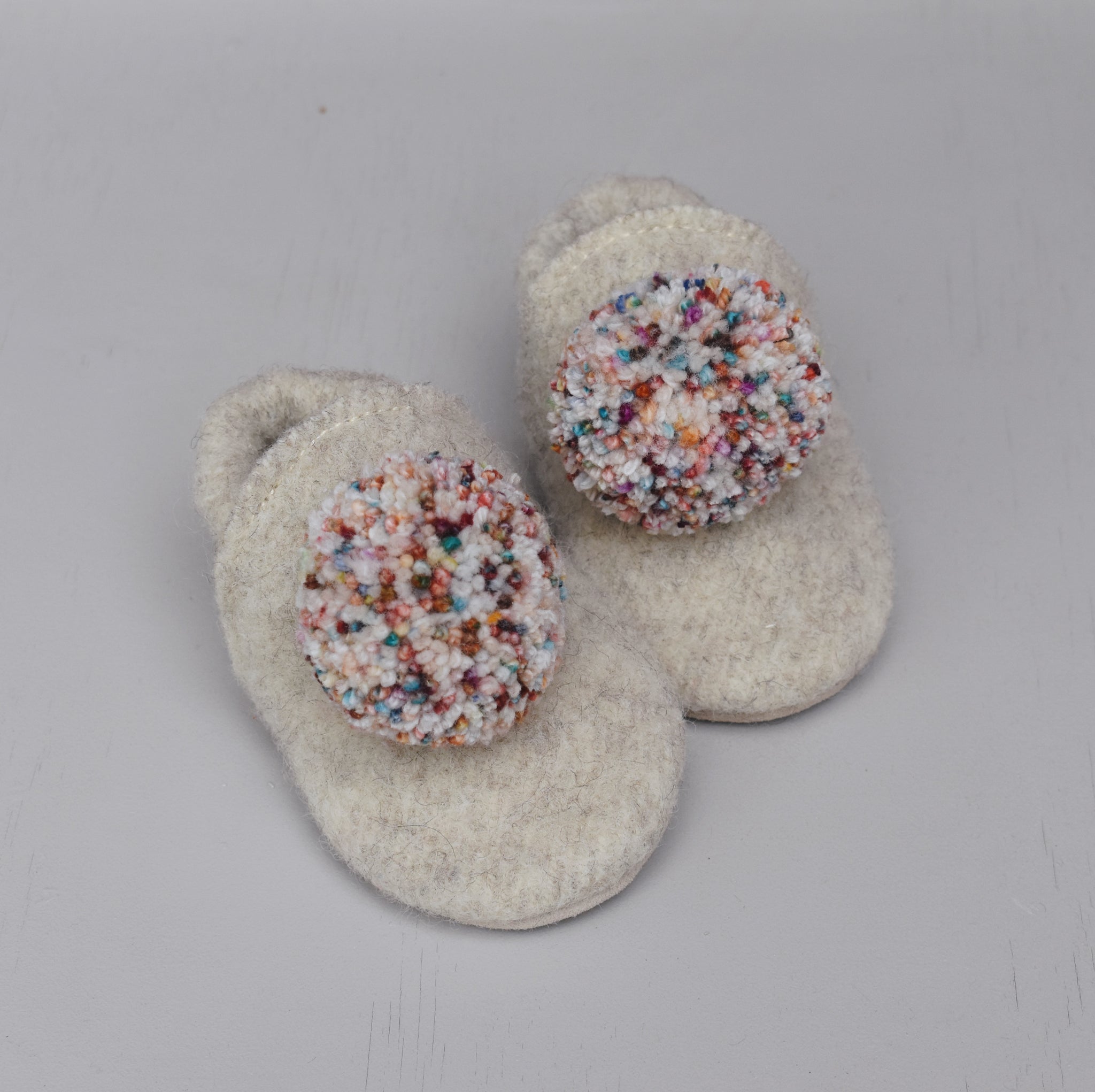 pompom shoes - oatmeal with sprinkle pom