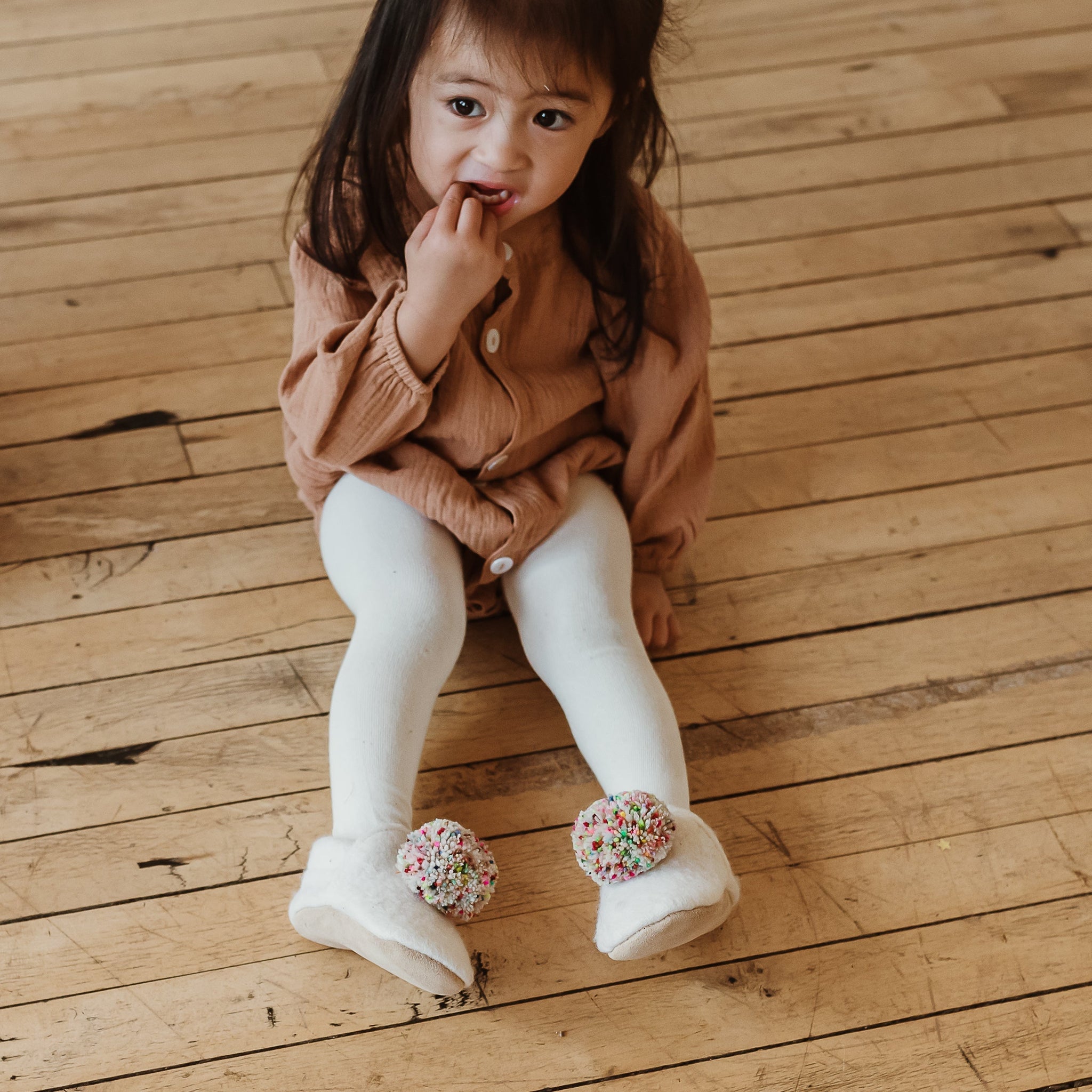 pompom shoes - cream with sprinkle pom