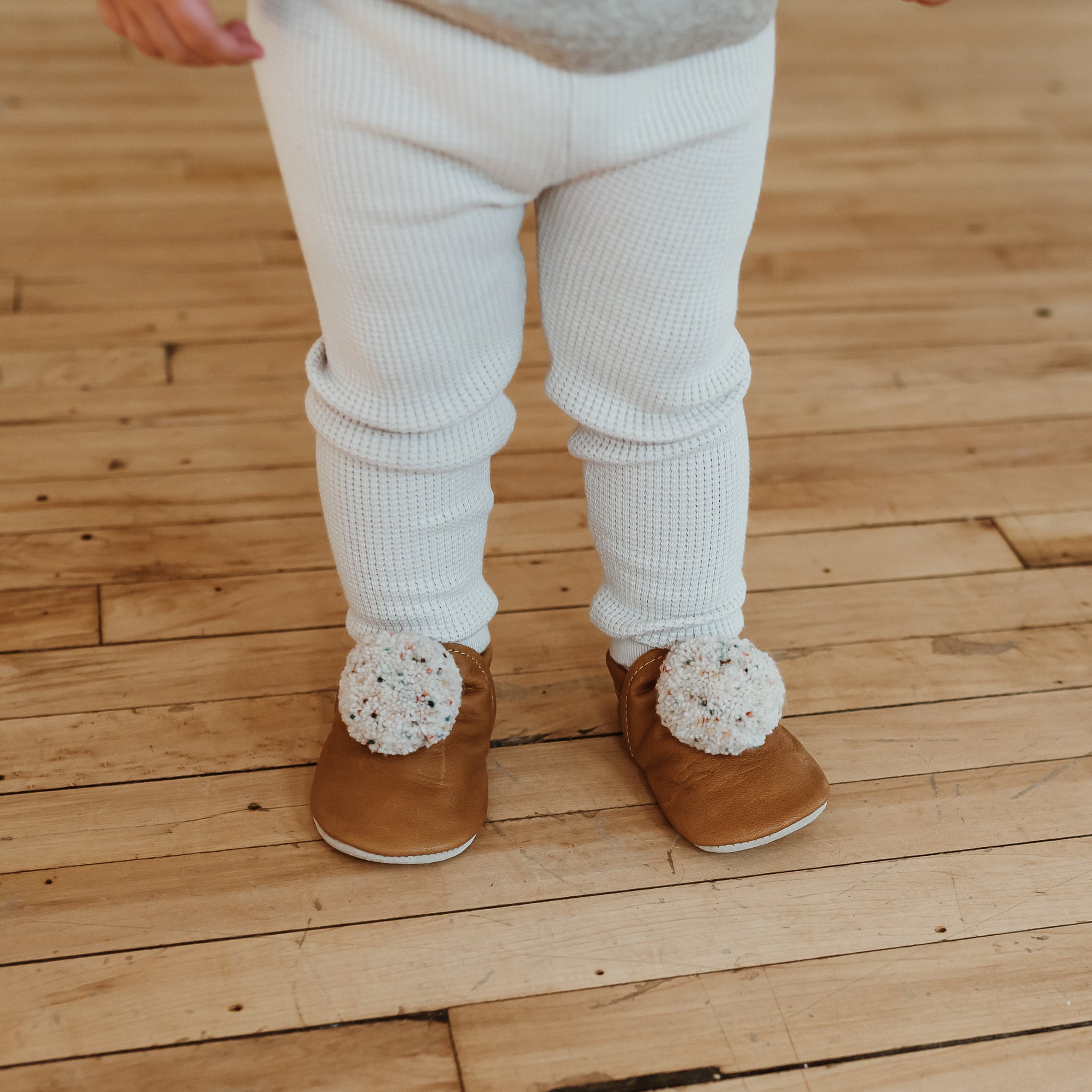 SIZE 3/4 (5") leather pompom shoes